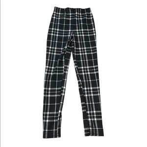 AMP Size XS plaid pants‎ 86% polyester 14% spandex zipper ankle black and white
